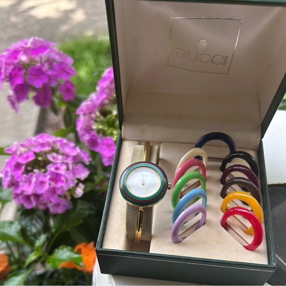 GUCCI So popular vintage RARE bracelet watch ??? main image 4
